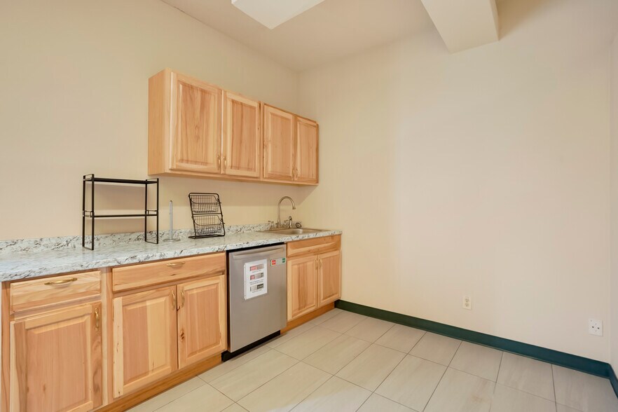 More Photos Of 1115 Broadway, Denver Office For Sale