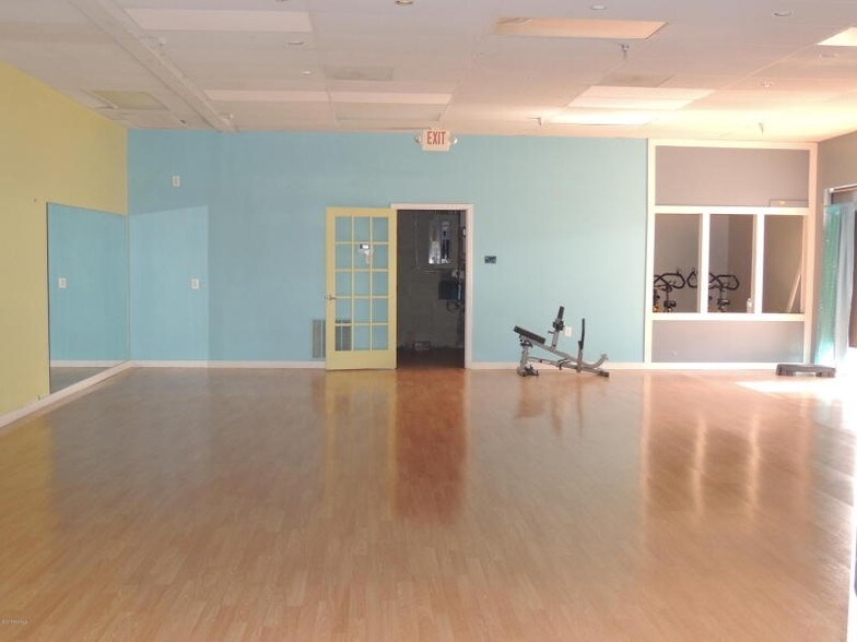 More Photos Of 5515-5545 Cameron St, Scott General Retail For Sale