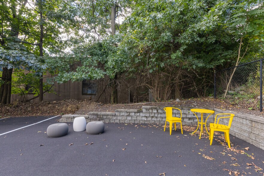 More Photos Of 189 S Pearl St, Pearl River Medical For Sale