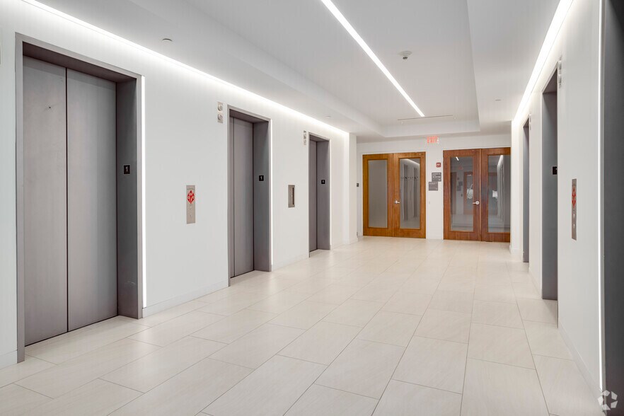 More Photos Of 11700 Plaza America Dr, Reston Unknown For Lease