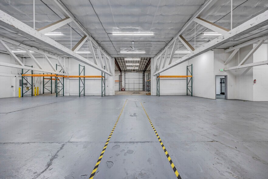 More Photos Of 323 6th St, Umatilla Industrial For Lease