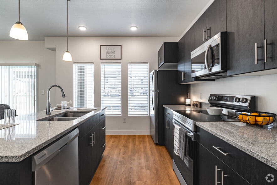 More Photos Of 1241 N Lexington Greens Dr, Tooele Apartments For Sale