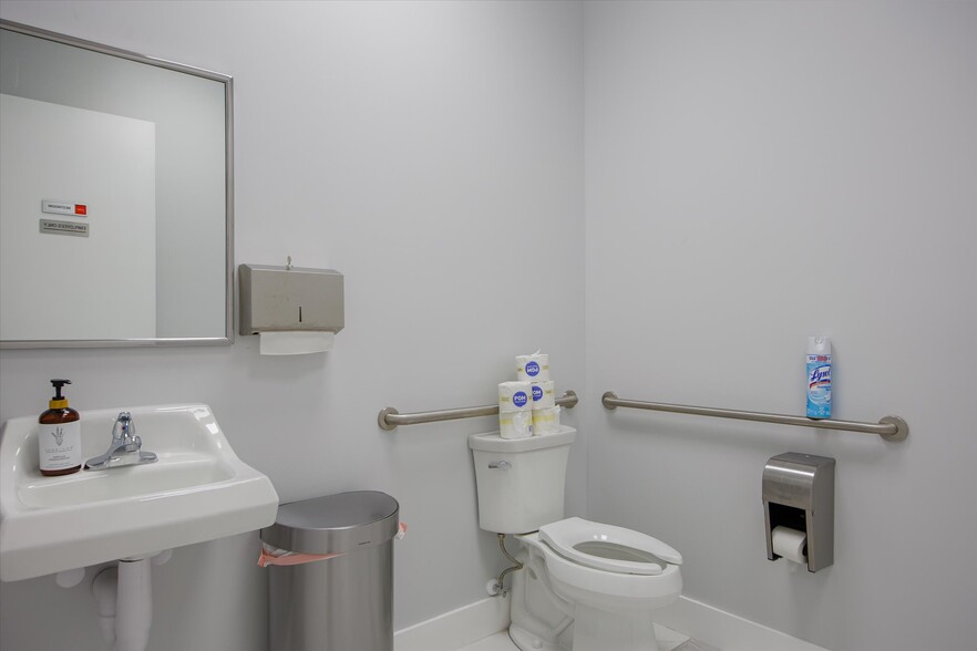 More Photos Of 22904 Lyden Dr, Estero Medical For Sale