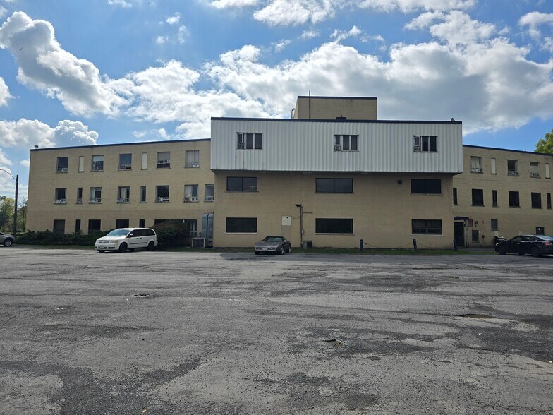 More Photos Of 2 Fall St, Seneca Falls Apartments For Sale