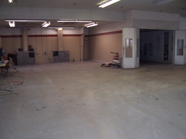 More Photos Of 4560 S Federal Blvd, Englewood Auto Repair For Sale