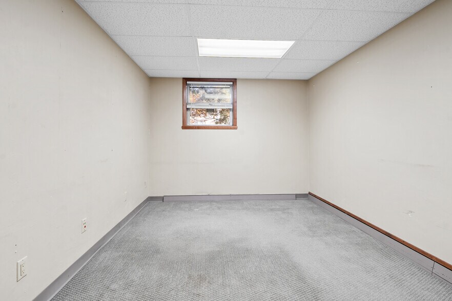 More Photos Of 828 Cherry St, Green Bay Office Residential For Sale