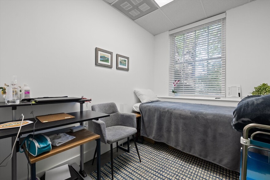 More Photos Of 525 Cherokee Blvd, Chattanooga Office For Lease