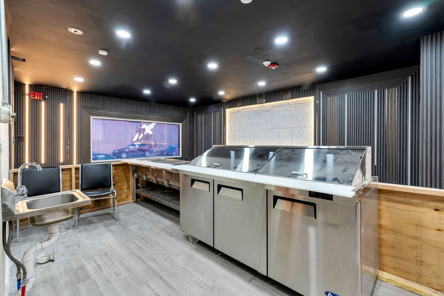 More Photos Of 166 Getty Ave, Paterson Restaurant For Lease