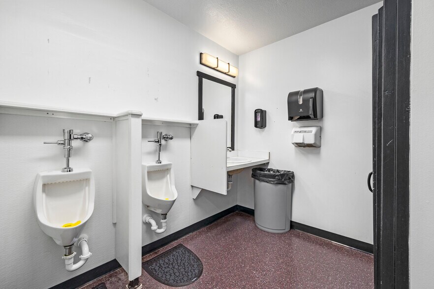 More Photos Of 8741 W Ridge Rd, Elyria General Retail For Sale