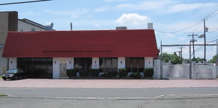 More Photos Of 636 N Michigan Ave, Kenilworth Warehouse For Lease