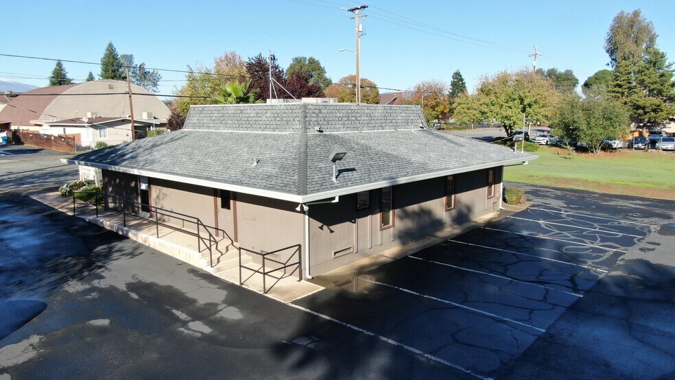 More Photos Of 3753 Churn Creek Rd, Redding Office For Sale
