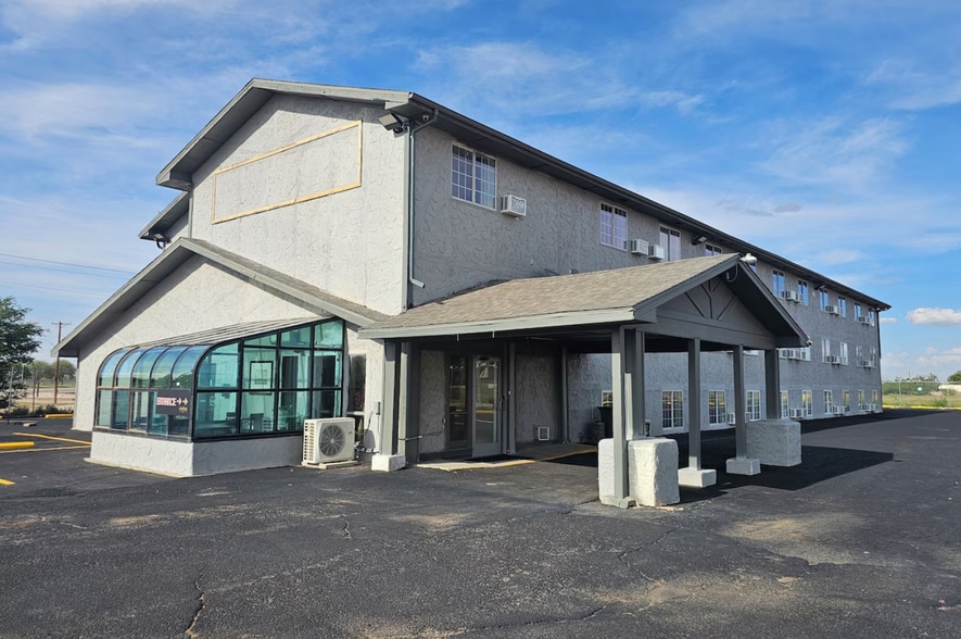 Primary Photo Of 722 N Marland Blvd, Hobbs Hotel For Sale