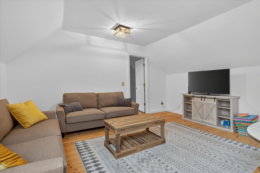 More Photos Of 61 Pleasant St, Ludlow Apartments For Sale