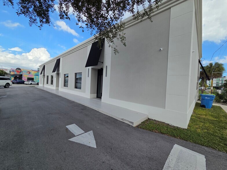 More Photos Of 2050 S Federal Hwy, Fort Lauderdale Freestanding For Lease