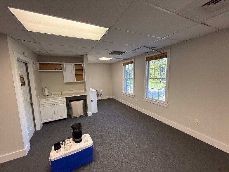 More Photos Of 4 Cornwall Rd, Warren Unknown For Lease