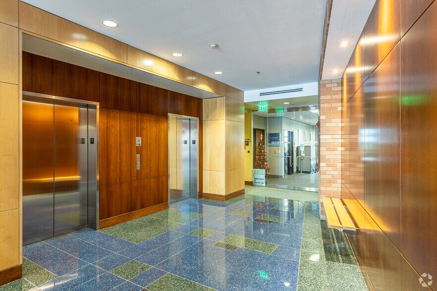 More Photos Of 6500 S Macadam Ave, Portland Office For Lease