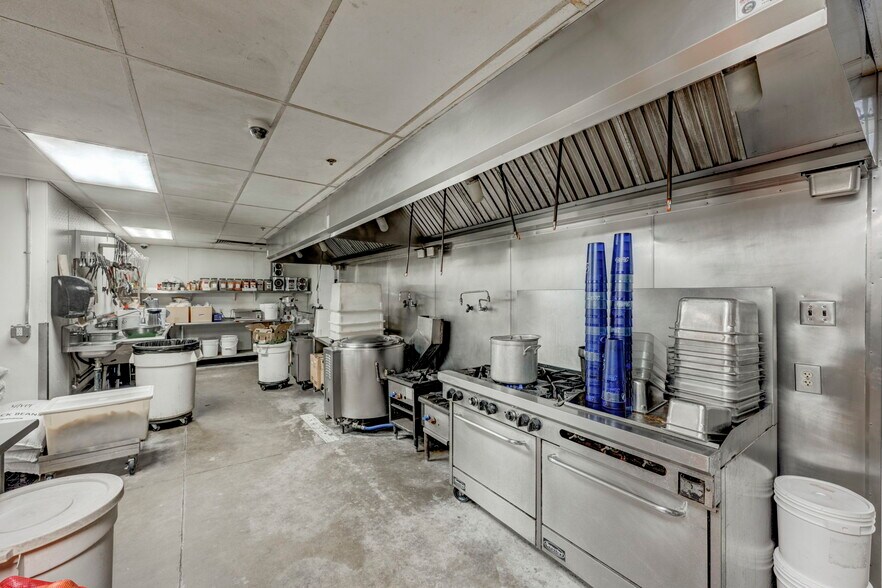 More Photos Of 922-926 Victorian Ave, Sparks General Retail For Sale