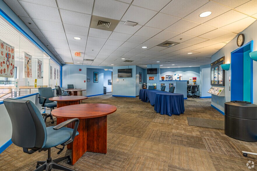 More Photos Of 1684 Woodlands Dr, Maumee Office For Sale