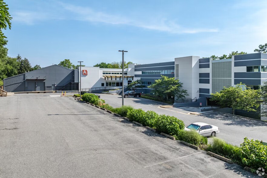 Primary Photo Of 10755 York Rd, Cockeysville Office For Sale