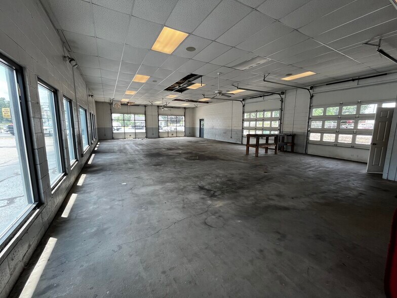 More Photos Of 100 W 3rd St, Williamstown Flex For Sale