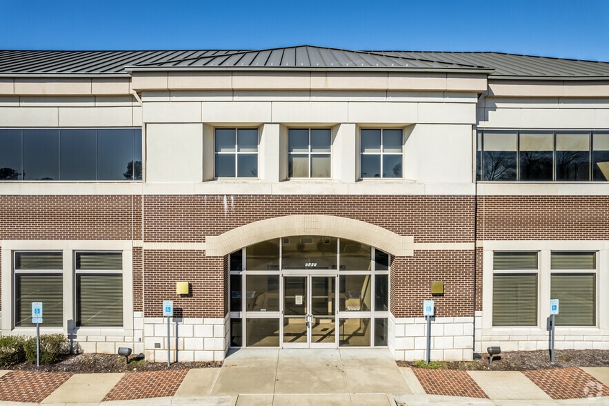 More Photos Of 7465 Poplar Ave, Germantown Medical For Lease