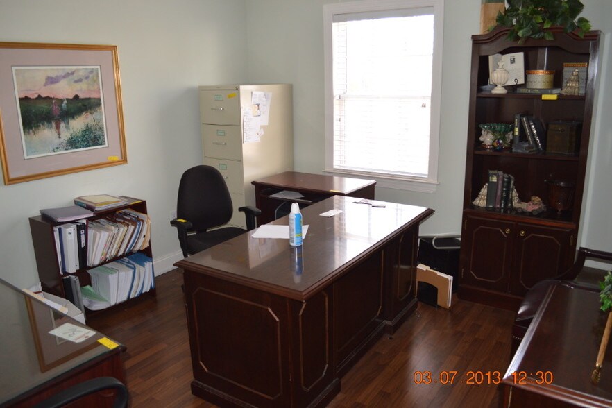 More Photos Of 2486 Gillespie St, Fayetteville Office For Lease