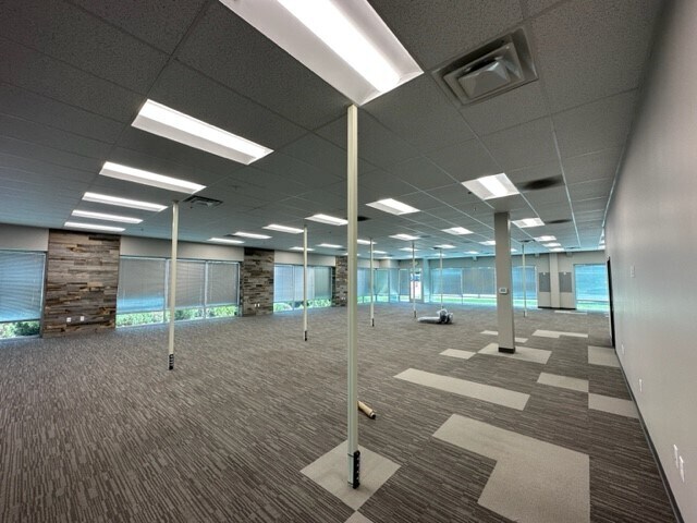 More Photos Of 1982 W Pleasant Grove Blvd, Pleasant Grove Office For Lease