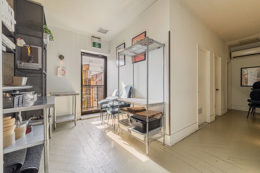 More Photos Of 5090-5092 St Notre-Dame O, Montréal General Retail For Sale