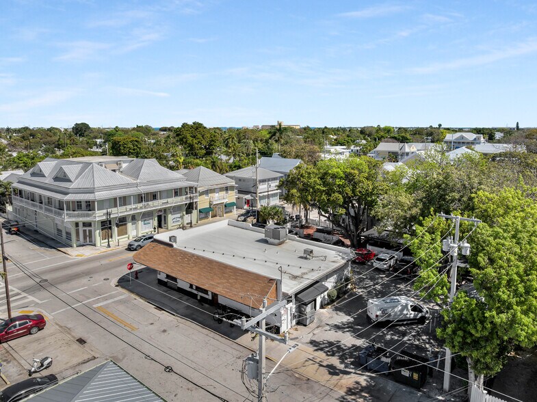 More Photos Of 1000-1006 Truman Ave, Key West Bar For Sale