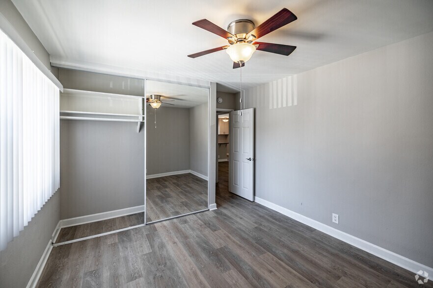 More Photos Of 125 Ximeno Ave, Long Beach Apartments For Sale