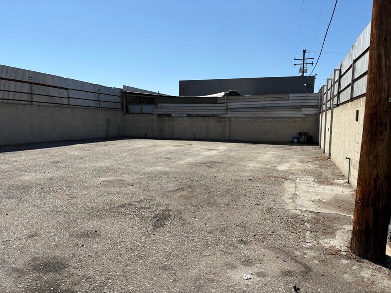 More Photos Of 15538 Rosales Aly, Paramount Land For Lease