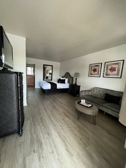 More Photos Of 14711 Gulf Blvd, Madeira Beach Hotel For Sale