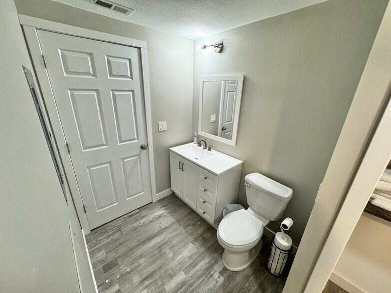 More Photos Of 19431 Highway J, Monroe City Hotel For Sale