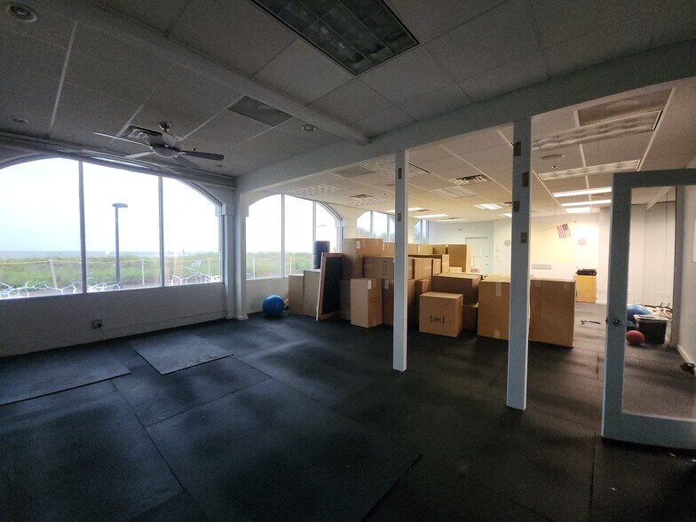 More Photos Of 333 1st St N, Jacksonville Beach Office For Lease