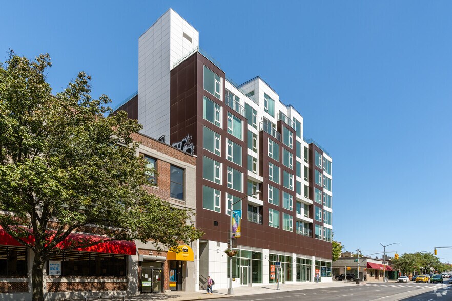 More Photos Of 39-11 Queens Blvd, Long Island City Apartments For Lease