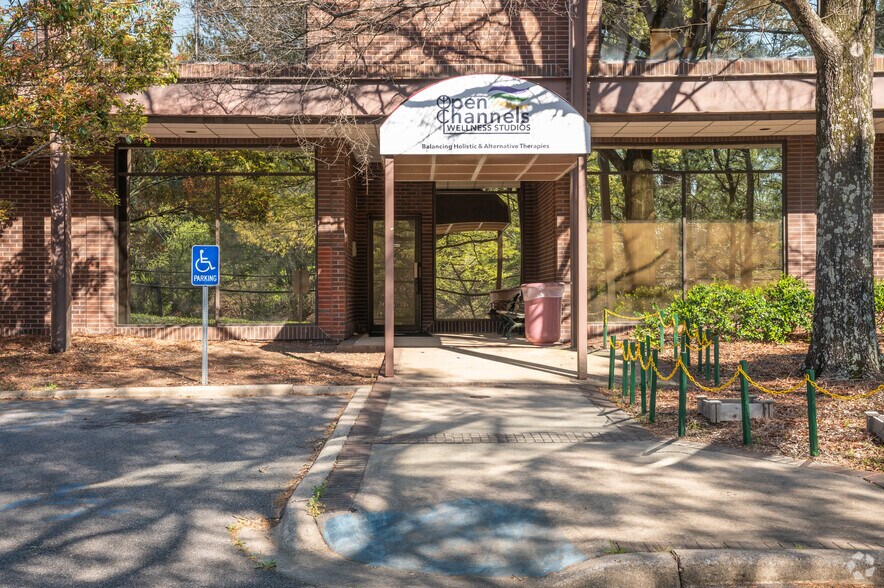 More Photos Of 924 Montclair Rd, Birmingham Medical For Sale