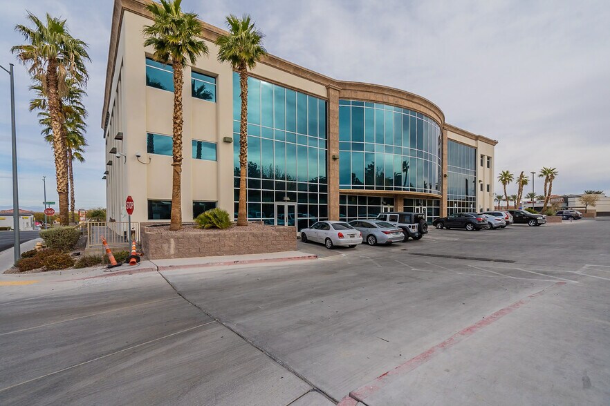 More Photos Of 2705 W Horizon Ridge Pky, Henderson Medical For Lease