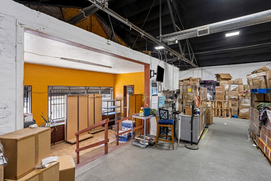 More Photos Of 2879 Main St, Riverside Warehouse For Sale