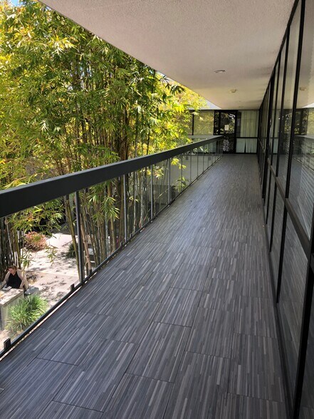 More Photos Of 959 E Walnut St, Pasadena Office For Lease