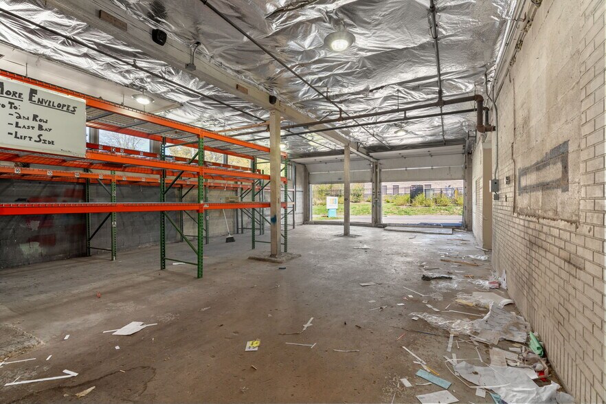 More Photos Of 109 Talcott Rd, West Hartford Manufacturing For Sale