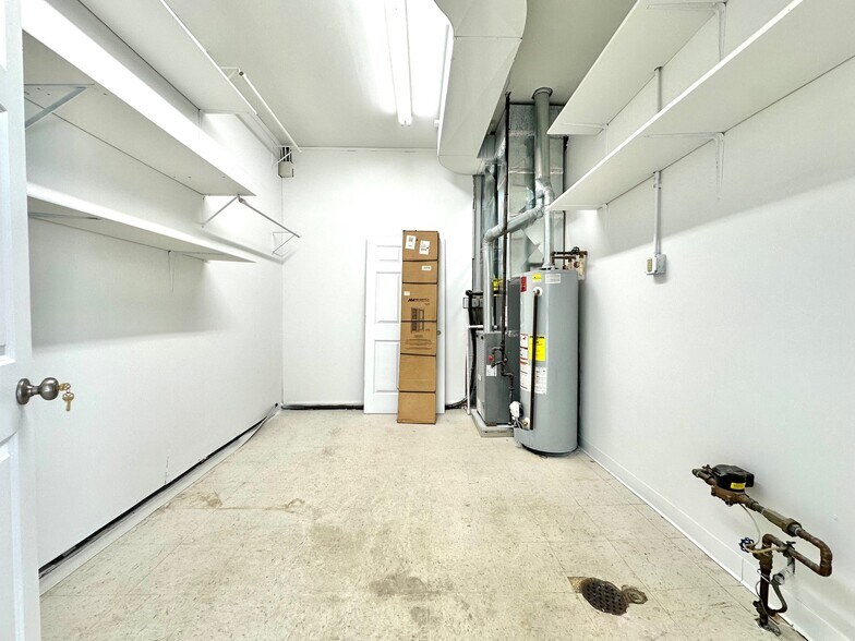 More Photos Of 9515-9521 Indianapolis Blvd, Highland Unknown For Lease