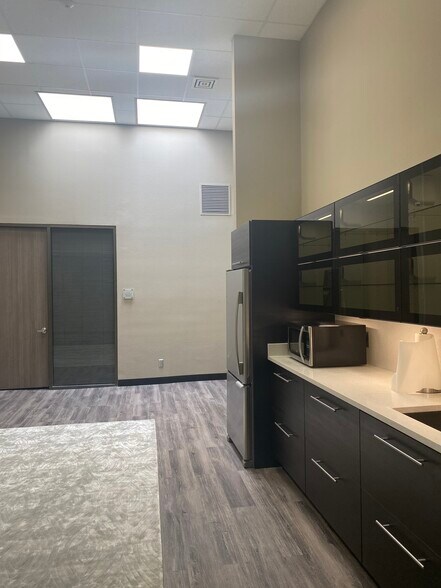 More Photos Of 4455 South Padre Island Dr, Corpus Christi Office For Lease