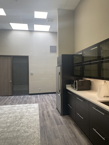 More Photos Of 4455 South Padre Island Dr, Corpus Christi Office For Lease