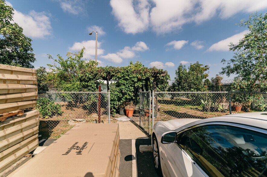 More Photos Of 19010 S Alameda St, Rancho Dominguez Distribution For Lease