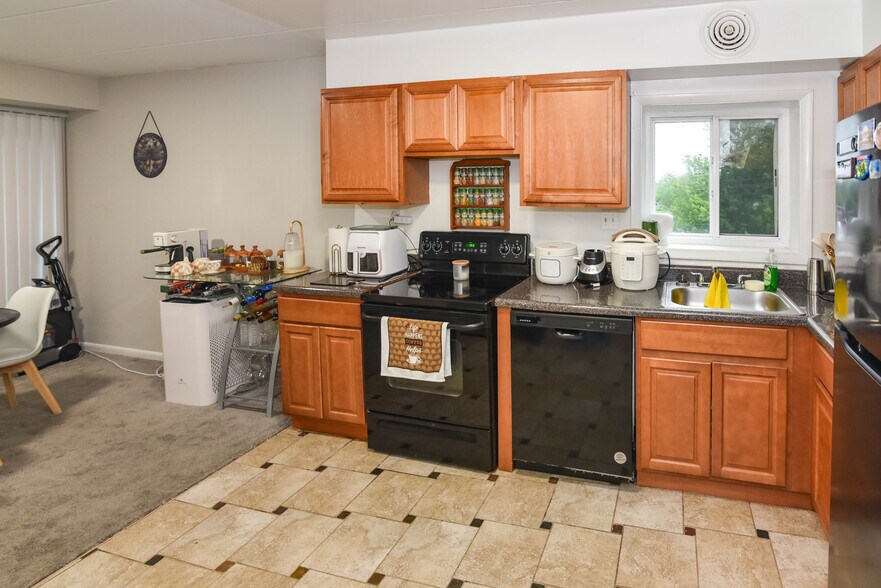 More Photos Of 3809 Clarks Ln, Baltimore Apartments For Sale