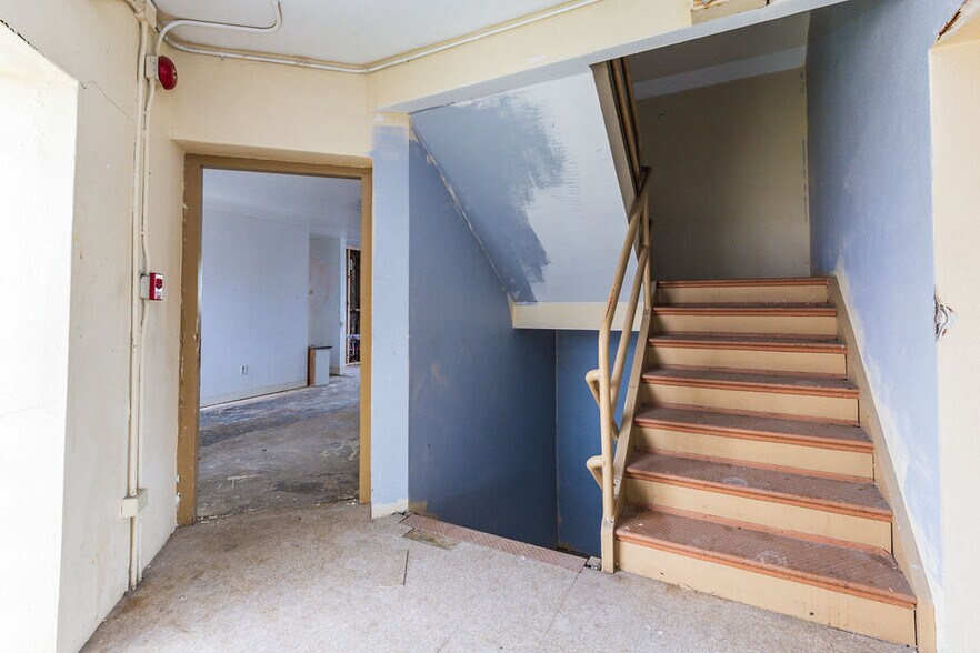 More Photos Of 628 9th St, Niagara Falls Apartments For Sale