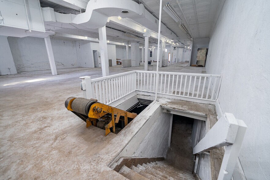 More Photos Of 189 Monroe St, Passaic Warehouse For Sale