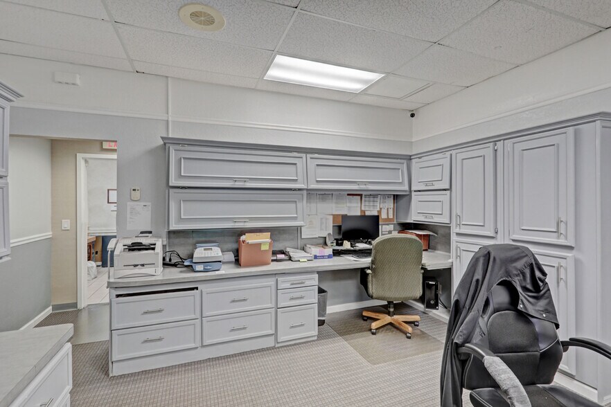 More Photos Of 3537 Forest Hill Blvd, West Palm Beach Medical For Lease