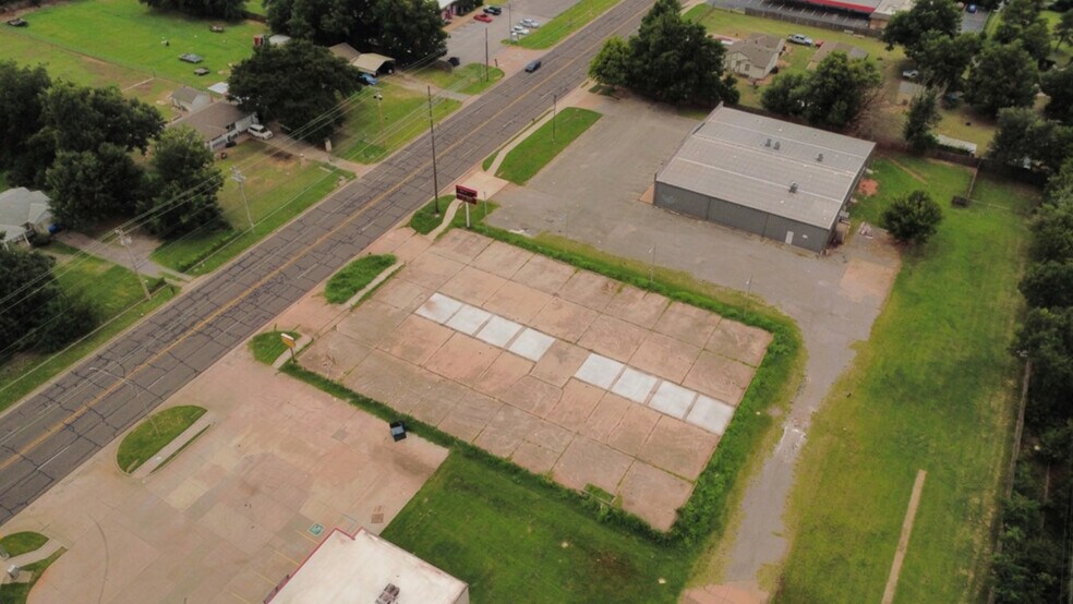 More Photos Of 9531 10th St, Midwest City Land For Lease