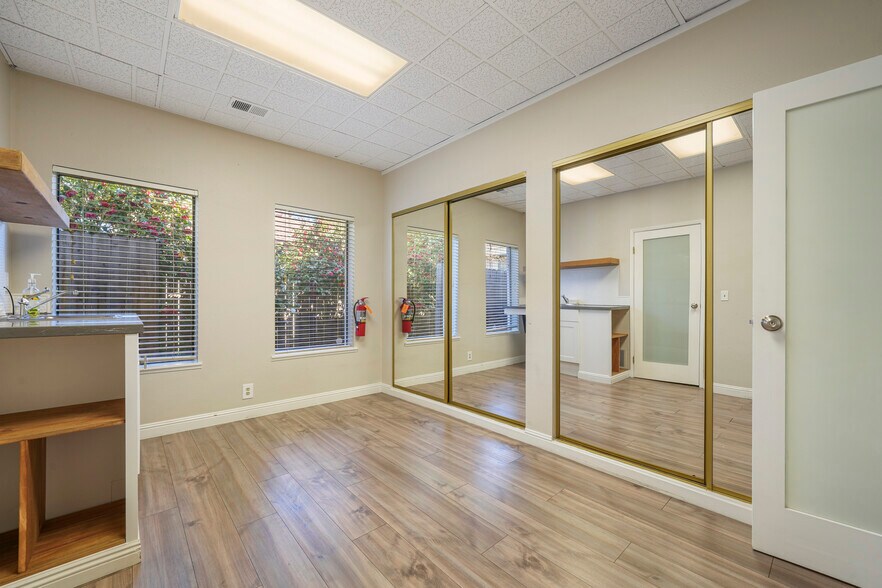 More Photos Of 2100 Tennessee St, Vallejo Office For Sale